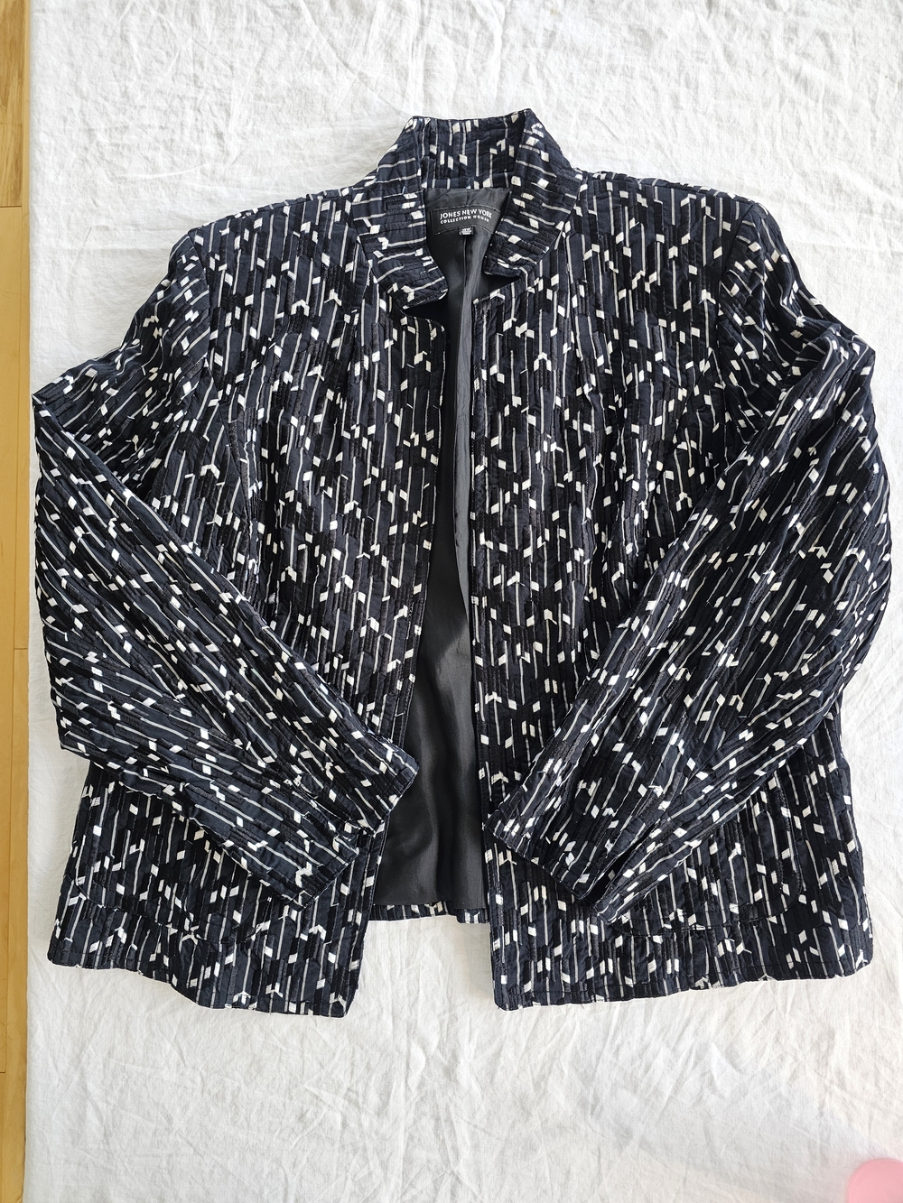 Jones New York Black & White Patterned Jacket Size 18